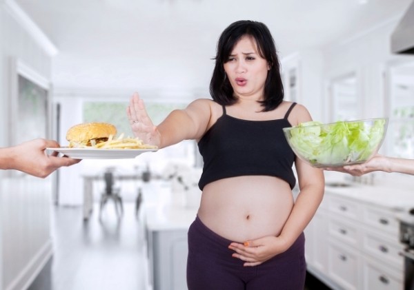 อาหารหรือเครื่องดื่มที่ควรหลีกเลี่ยงในระหว่างตั้งครรภ์